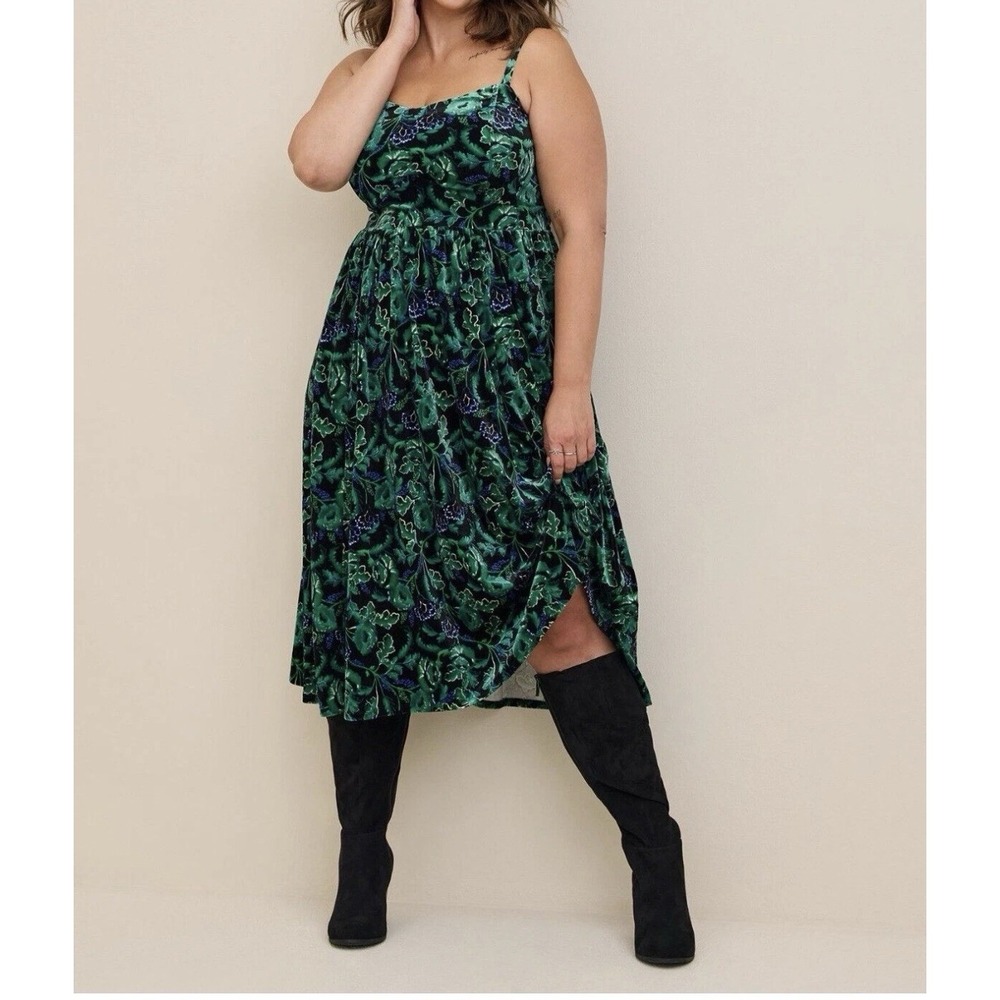 Torrid Dress 5X Floral Velvet Babydoll Holiday Feminine Romantic Date Night
